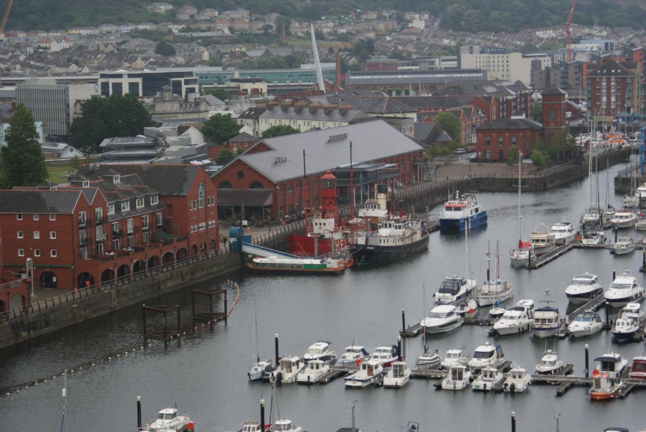 Coastal City Rooms - Waterfront Swansea Exterior foto